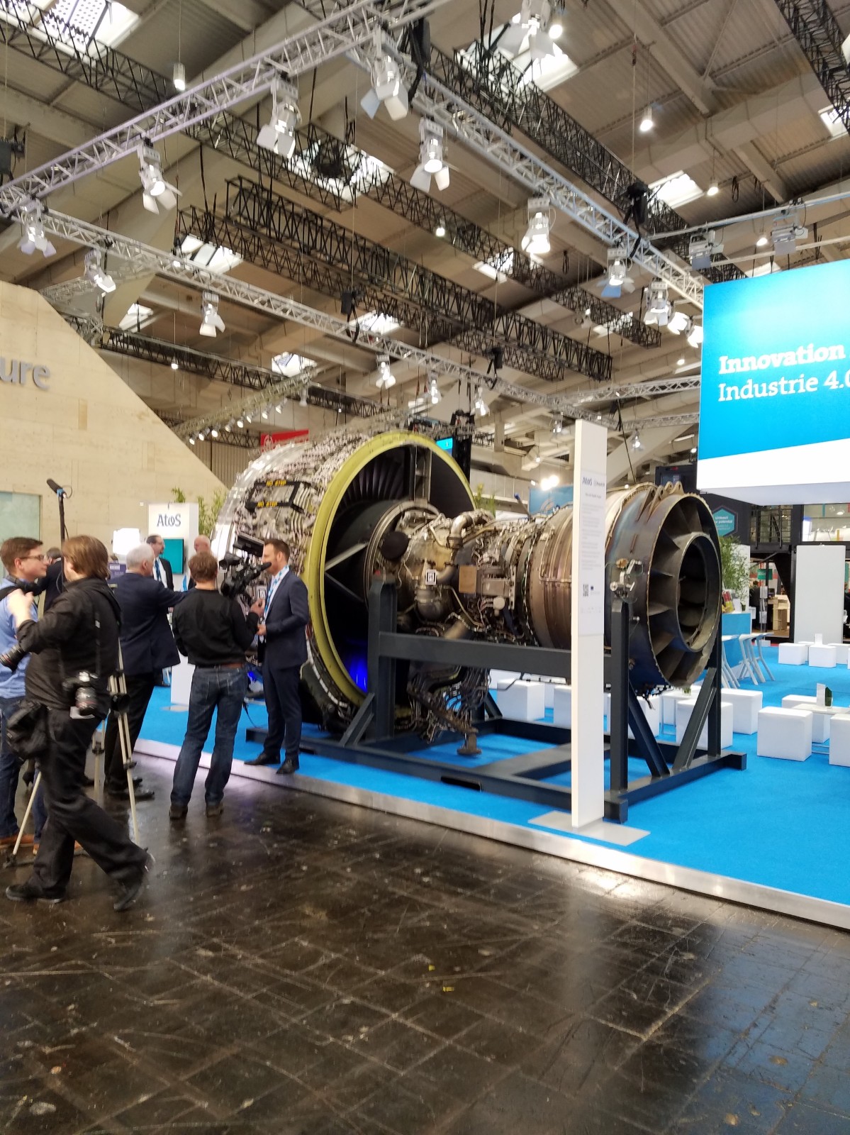 公司参加德国汉诺威工博会，展示创新成果